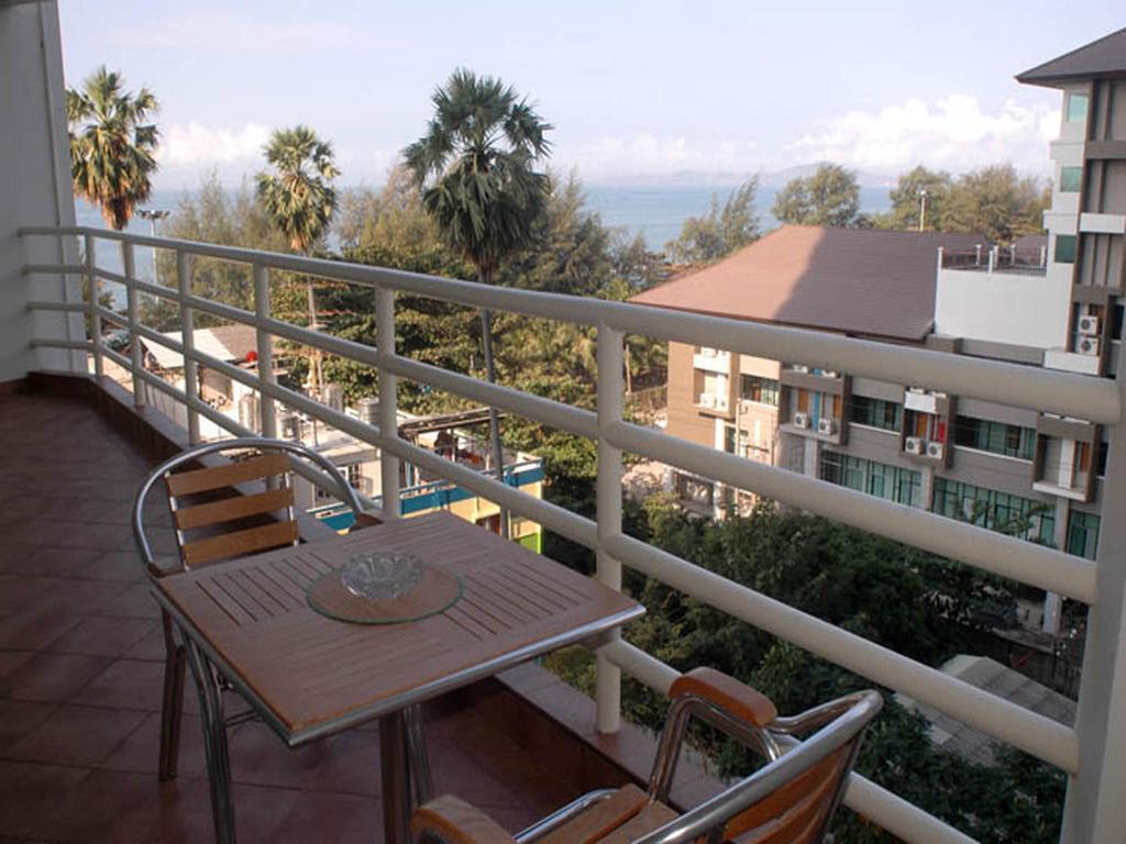 Apartments At View Talay Pattaya ภายนอก รูปภาพ