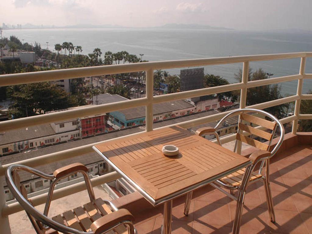 Apartments At View Talay Pattaya ภายนอก รูปภาพ