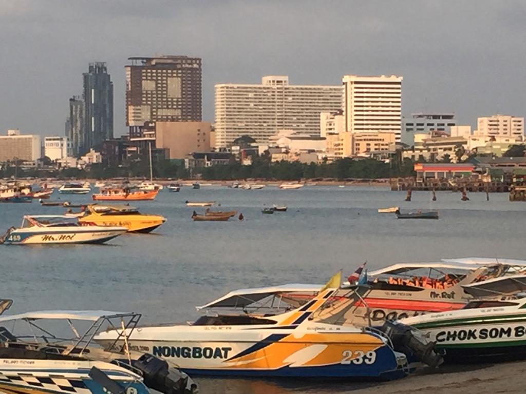 Apartments At View Talay Pattaya ภายนอก รูปภาพ
